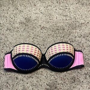 Victoria’s Secret Bikini Top Flirt Bandeau‎ 34B Padded Strapless Push Up Crochet